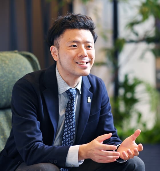 取得率100％の男性育児休業